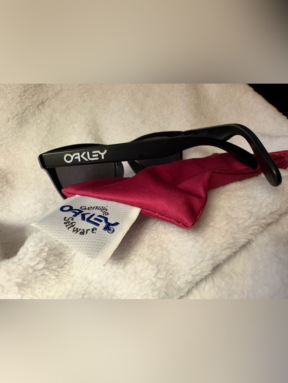 Oakley Frogskins 009245 Matte Black Frame w/Ice Iridium Lenses (Deep Blue) - Picture 2 of 11